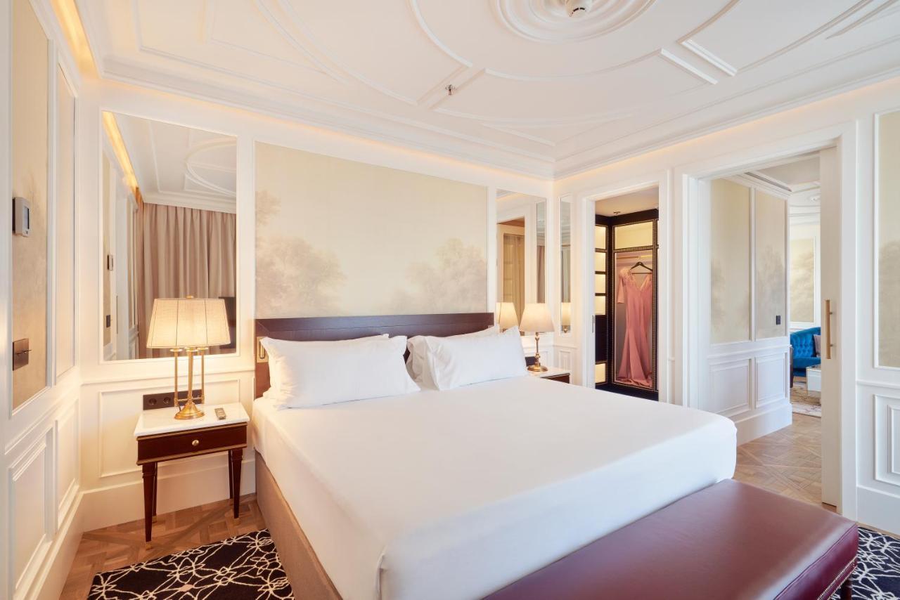 Bless Hotel Madrid - The Leading Hotels Of The World Bagian luar foto A bedroom at the hotel