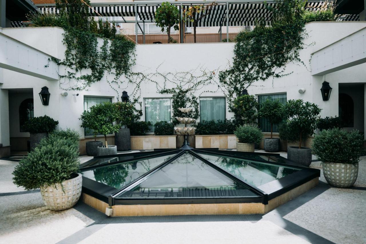 Bless Hotel Madrid - The Leading Hotels Of The World Bagian luar foto The courtyard of the hotel