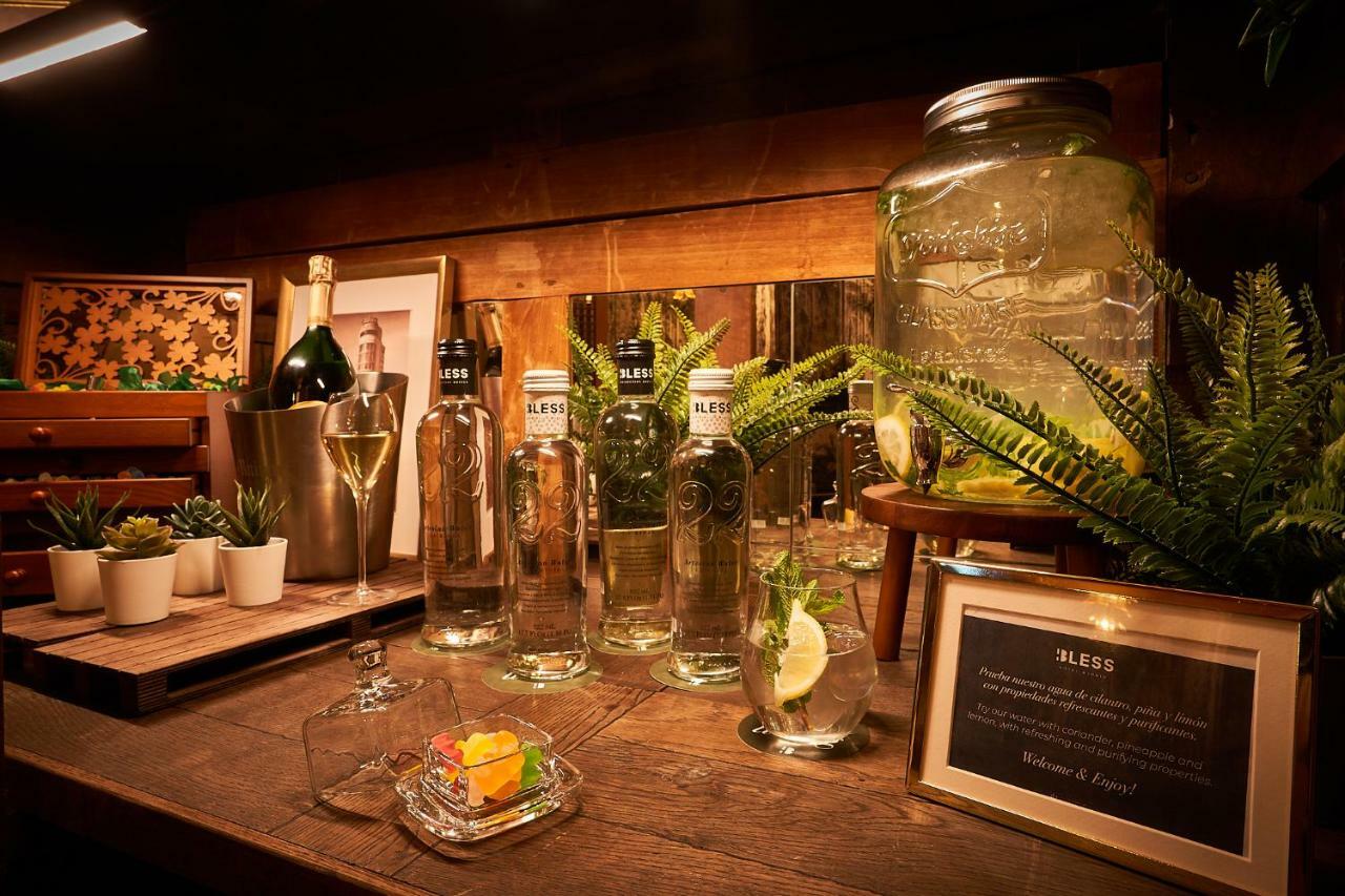 Bless Hotel Madrid - The Leading Hotels Of The World Bagian luar foto A bar in the UK