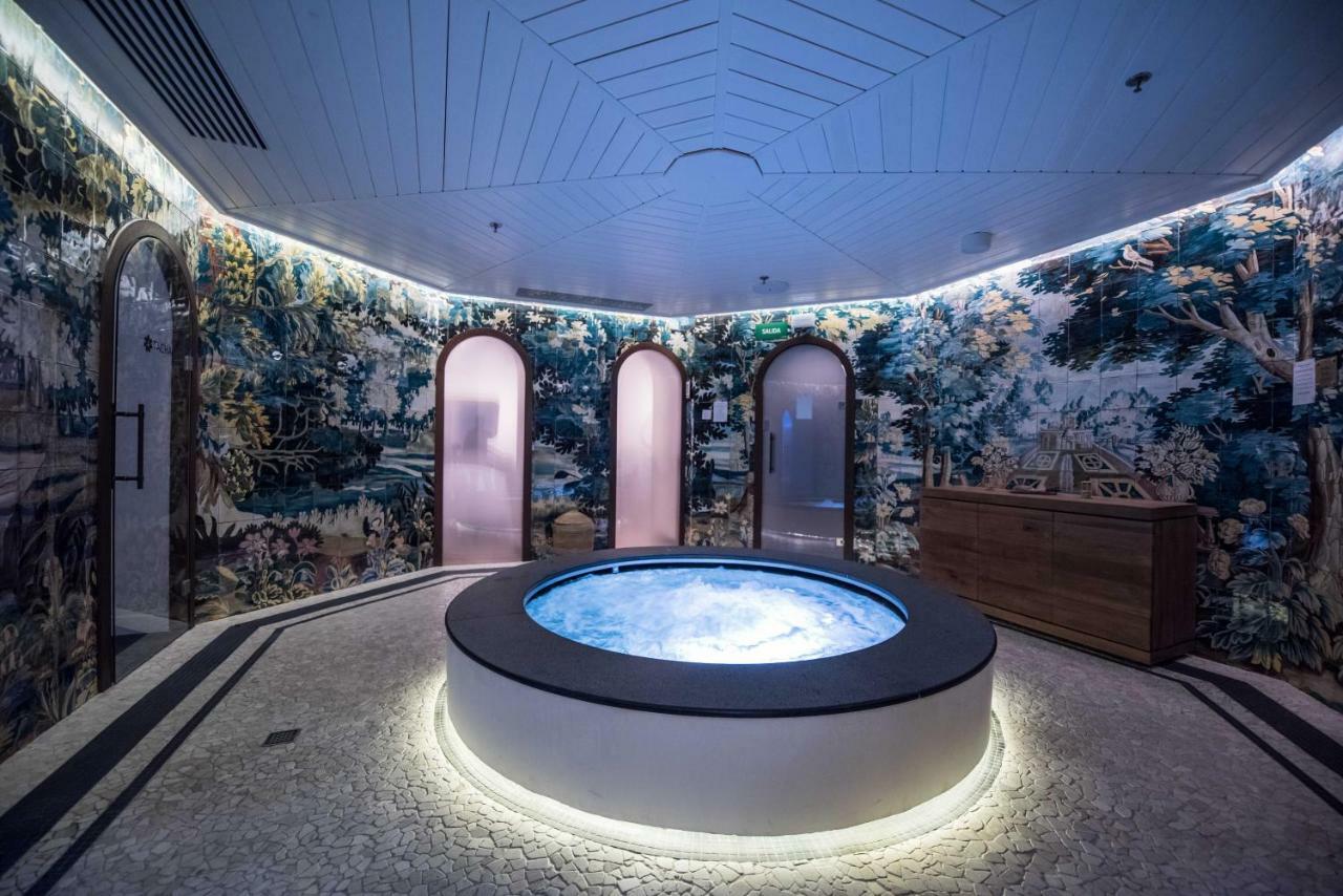 Bless Hotel Madrid - The Leading Hotels Of The World Bagian luar foto The spa at The Ivy Spa, Manchester