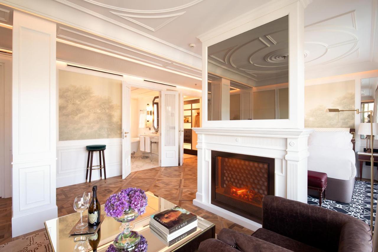 Bless Hotel Madrid - The Leading Hotels Of The World Bagian luar foto A suite at the Mandarin Oriental, Munich